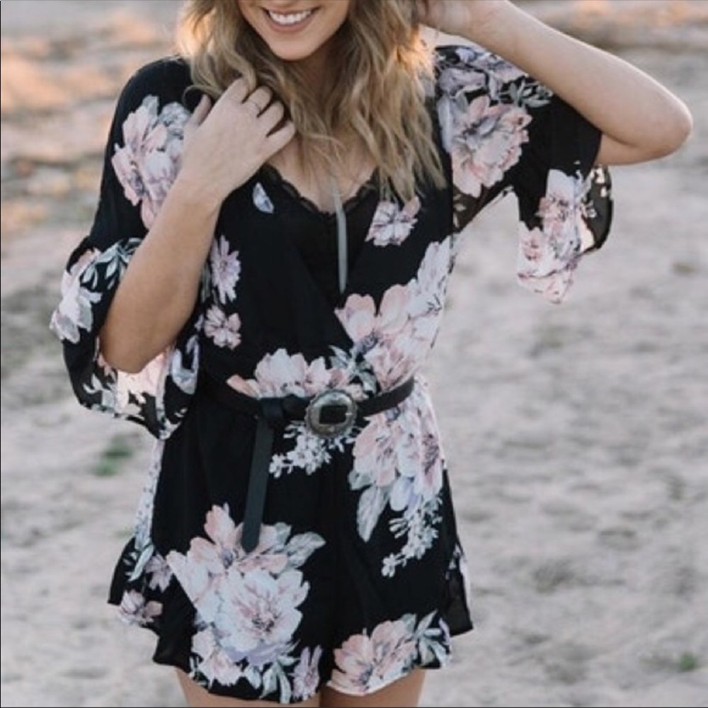 EUC. Forever 21 Floral Romper.